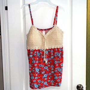 No Boundaries printed fabric/ crocheted top with straps. Size 15-17 XL